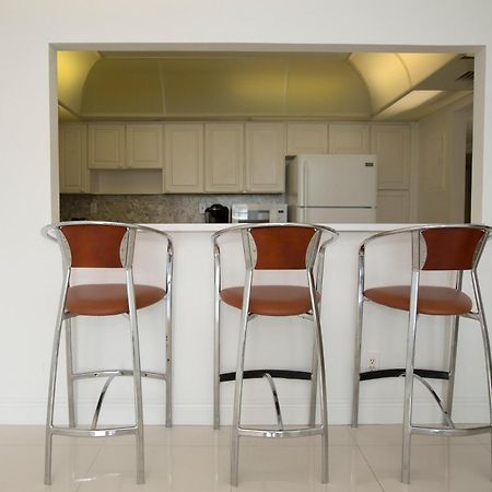 מיאמי ביץ' Ocean Reserve Luxury Condos Across From Sunny Isles Beach מראה חיצוני תמונה