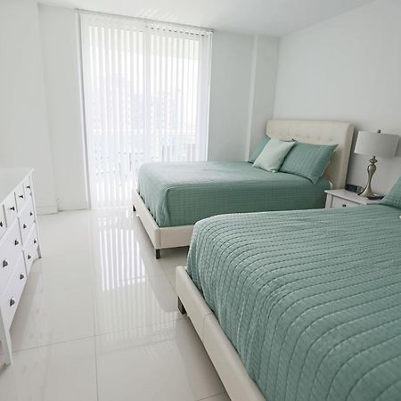מיאמי ביץ' Ocean Reserve Luxury Condos Across From Sunny Isles Beach מראה חיצוני תמונה
