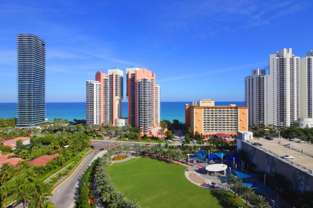 מיאמי ביץ' Ocean Reserve Luxury Condos Across From Sunny Isles Beach מראה חיצוני תמונה