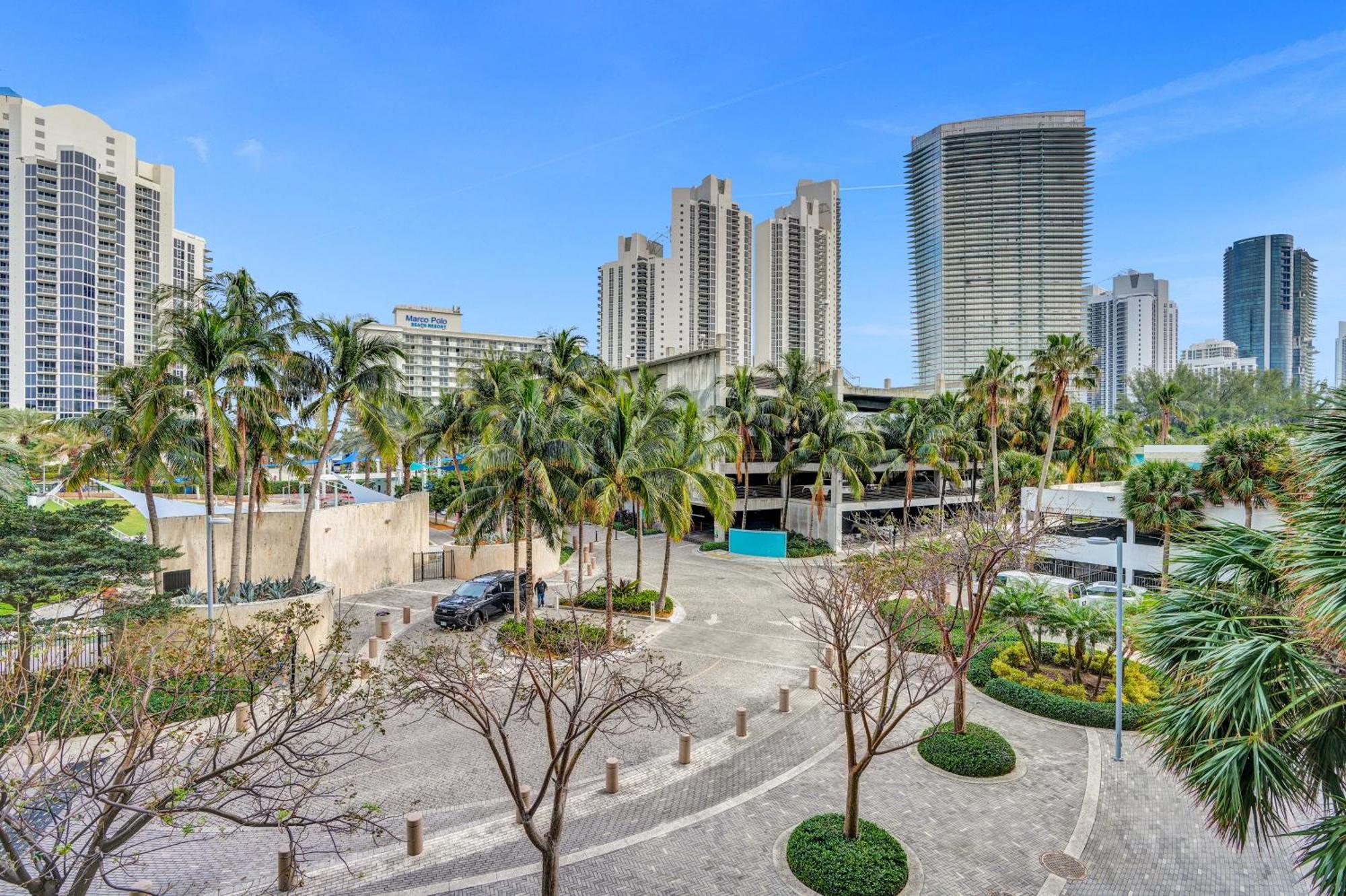 מיאמי ביץ' Ocean Reserve Luxury Condos Across From Sunny Isles Beach מראה חיצוני תמונה