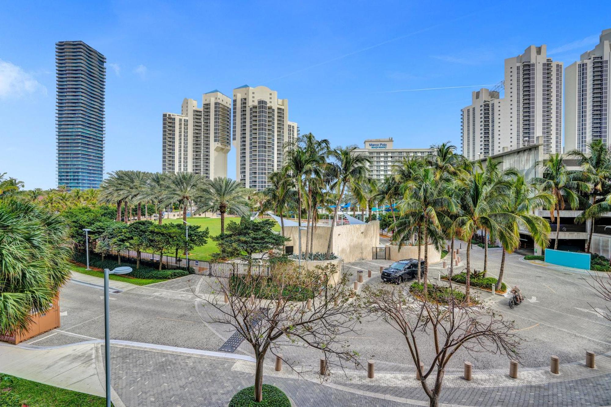 מיאמי ביץ' Ocean Reserve Luxury Condos Across From Sunny Isles Beach מראה חיצוני תמונה