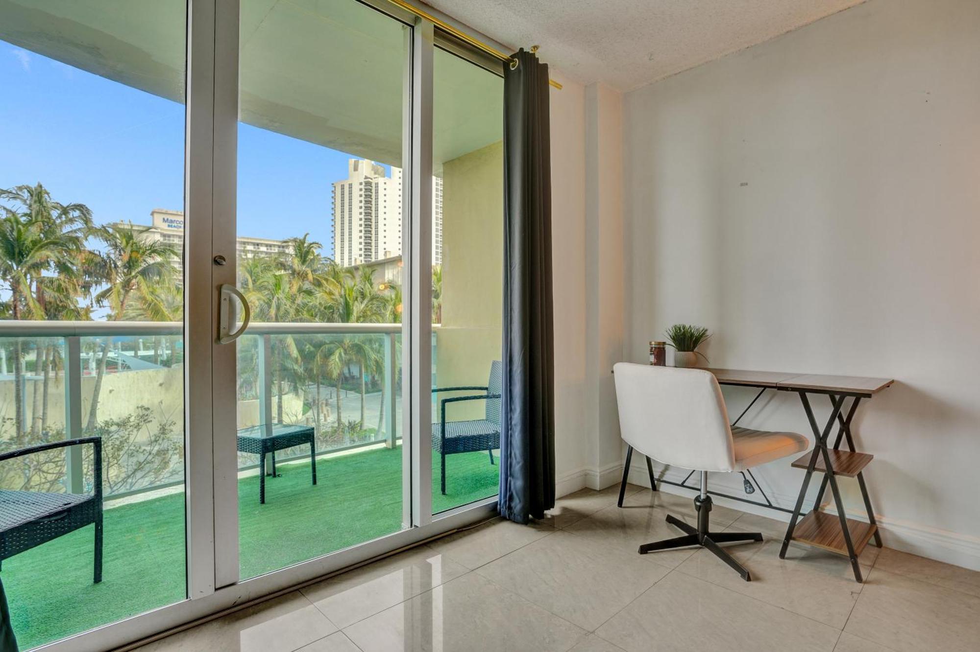מיאמי ביץ' Ocean Reserve Luxury Condos Across From Sunny Isles Beach מראה חיצוני תמונה