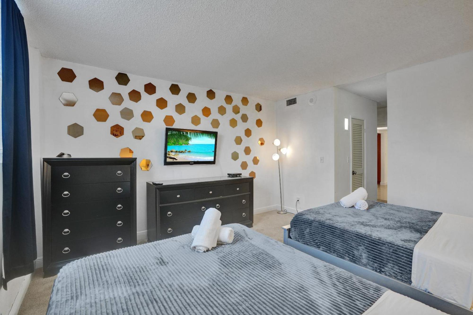 מיאמי ביץ' Ocean Reserve Luxury Condos Across From Sunny Isles Beach מראה חיצוני תמונה