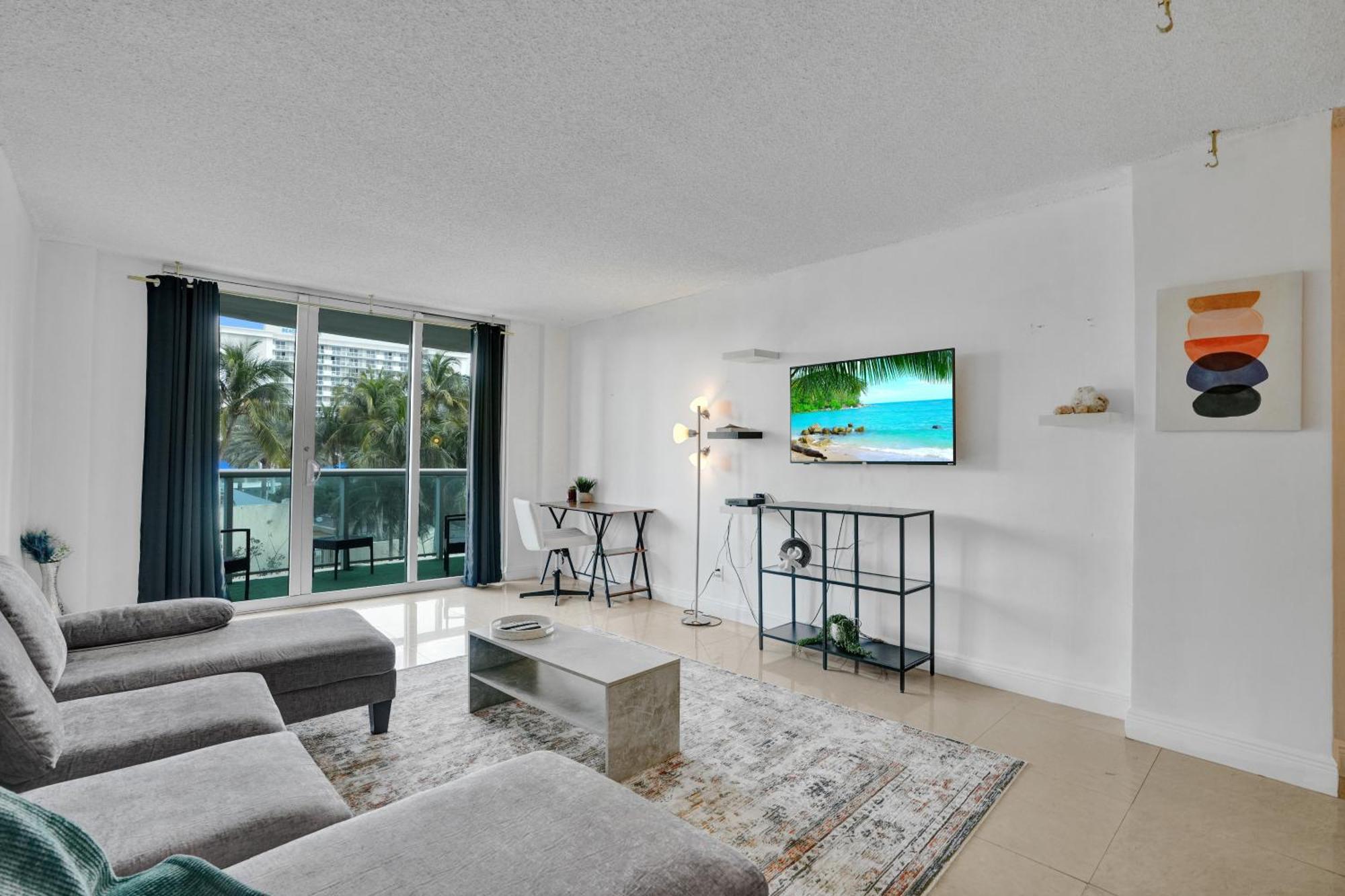 מיאמי ביץ' Ocean Reserve Luxury Condos Across From Sunny Isles Beach מראה חיצוני תמונה