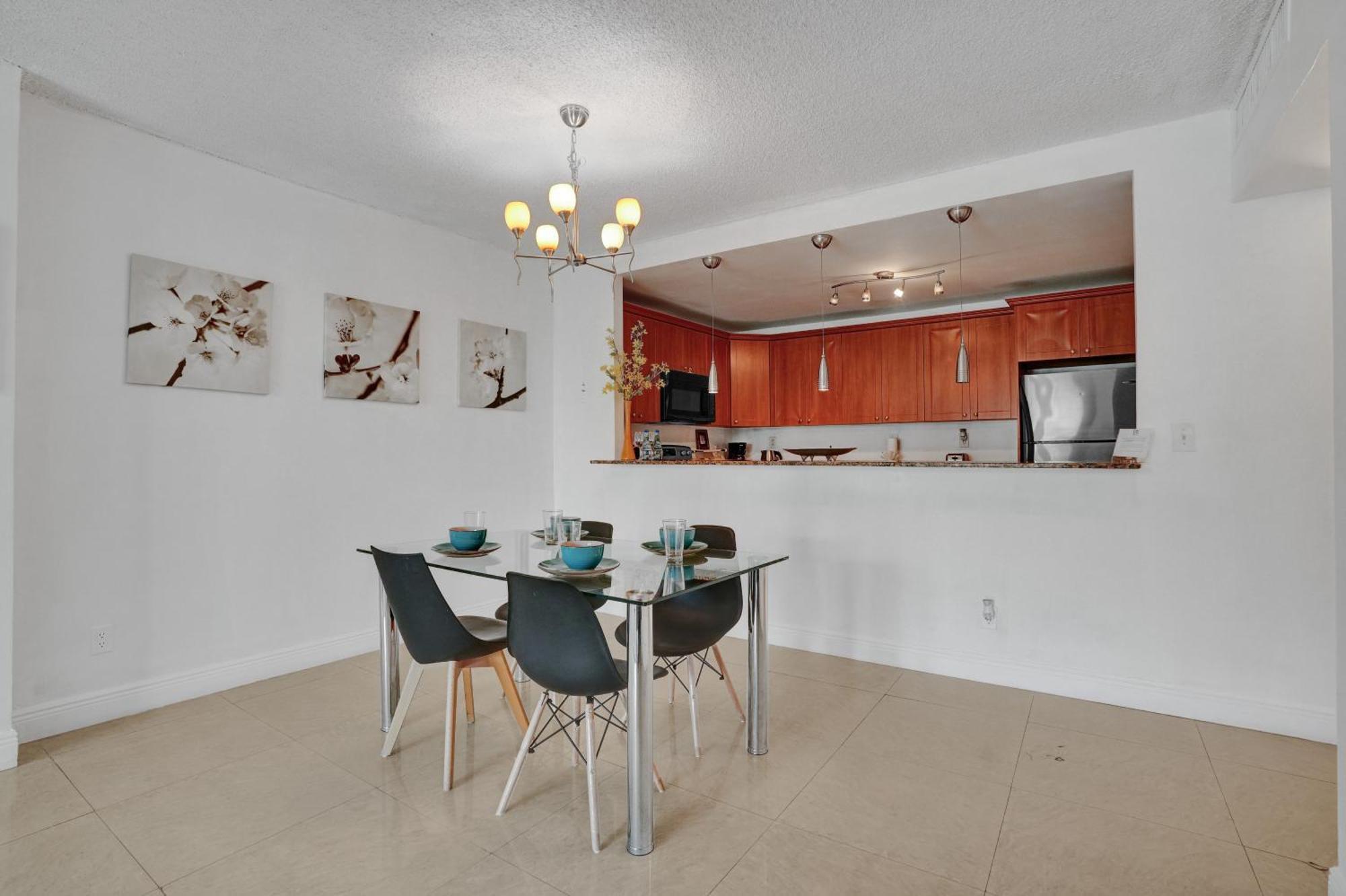 מיאמי ביץ' Ocean Reserve Luxury Condos Across From Sunny Isles Beach מראה חיצוני תמונה
