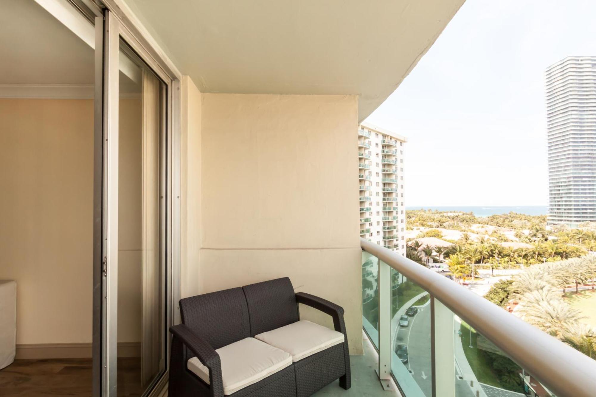 מיאמי ביץ' Ocean Reserve Luxury Condos Across From Sunny Isles Beach חדר תמונה