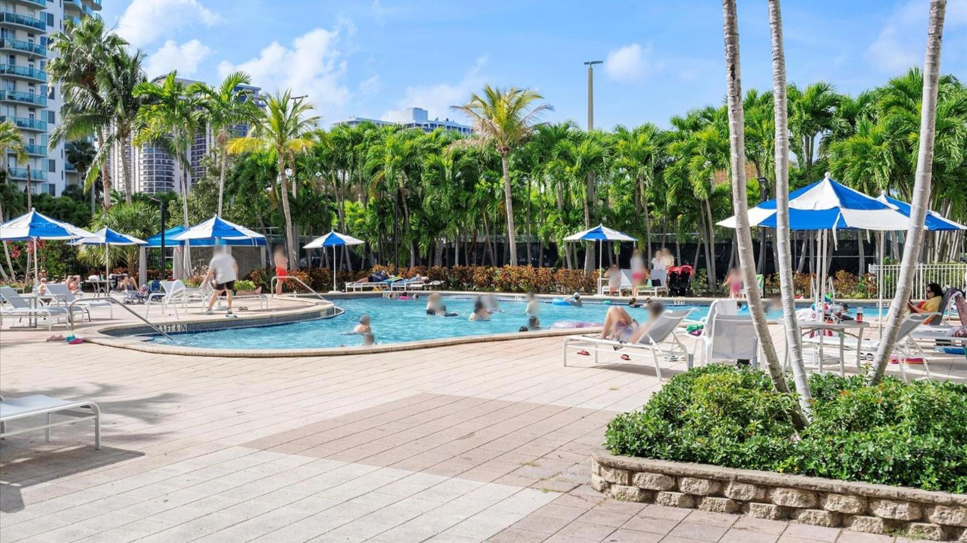 מיאמי ביץ' Ocean Reserve Luxury Condos Across From Sunny Isles Beach מראה חיצוני תמונה